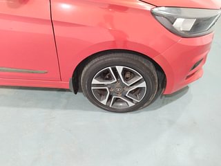 Used 2020 Tata Tiago XZA Plus Dual Tone Roof AMT Petrol Automatic tyres RIGHT FRONT TYRE RIM VIEW