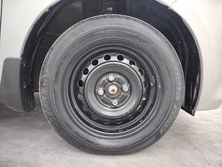 Used 2023 Maruti Suzuki Celerio VXi CNG Petrol+cng Manual tyres RIGHT FRONT TYRE RIM VIEW