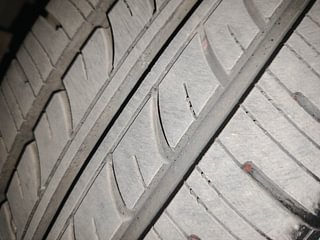 Used 2013 Nissan Sunny [2011-2014] XV Petrol Manual tyres RIGHT FRONT TYRE TREAD VIEW