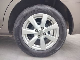 Used 2013 Nissan Sunny [2011-2014] XV Petrol Manual tyres LEFT REAR TYRE RIM VIEW