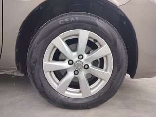 Used 2013 Nissan Sunny [2011-2014] XV Petrol Manual tyres RIGHT FRONT TYRE RIM VIEW