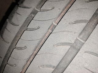 Used 2021 Hyundai New i20 Asta 1.0 Turbo IMT Petrol Manual tyres RIGHT REAR TYRE TREAD VIEW