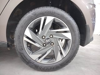 Used 2021 Hyundai New i20 Asta 1.0 Turbo IMT Petrol Manual tyres LEFT REAR TYRE RIM VIEW