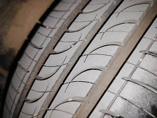 Used 2012 Hyundai i20 [2012-2014] Sportz 1.4 CRDI Diesel Manual tyres LEFT REAR TYRE TREAD VIEW