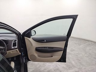 Used 2012 Hyundai i20 [2012-2014] Sportz 1.4 CRDI Diesel Manual interior RIGHT FRONT DOOR OPEN VIEW
