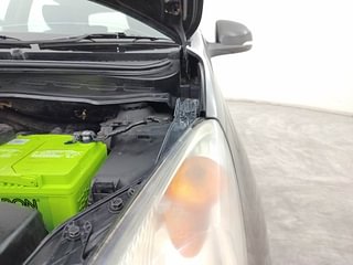 Used 2012 Hyundai i20 [2012-2014] Sportz 1.4 CRDI Diesel Manual engine ENGINE LEFT SIDE HINGE & APRON VIEW
