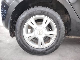 Used 2012 Hyundai i20 [2012-2014] Sportz 1.4 CRDI Diesel Manual tyres RIGHT REAR TYRE RIM VIEW