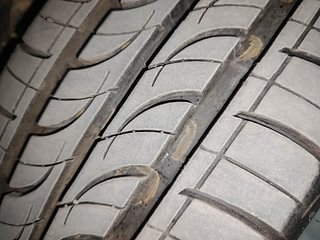 Used 2012 Hyundai i20 [2012-2014] Sportz 1.4 CRDI Diesel Manual tyres RIGHT FRONT TYRE TREAD VIEW