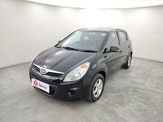 Used 2012 Hyundai i20 [2012-2014] Sportz 1.4 CRDI Diesel Manual exterior LEFT FRONT CORNER VIEW