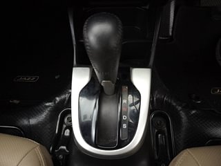 Used 2022 Honda Jazz ZX CVT Petrol Automatic interior GEAR  KNOB VIEW