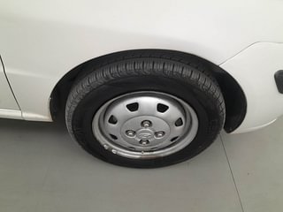Used 2014 Hyundai Santro Xing [2007-2014] GL Petrol Manual tyres RIGHT FRONT TYRE RIM VIEW