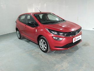 Used 2020 Tata Altroz XT 1.5 Diesel Manual exterior RIGHT FRONT CORNER VIEW