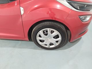 Used 2020 Tata Altroz XT 1.5 Diesel Manual tyres RIGHT FRONT TYRE RIM VIEW