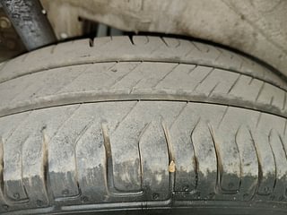 Used 2017 Maruti Suzuki Wagon R 1.0 [2015-2019] VXI AMT Petrol Automatic tyres RIGHT REAR TYRE TREAD VIEW