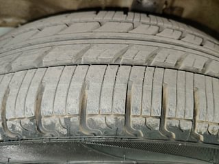 Used 2017 Maruti Suzuki Wagon R 1.0 [2015-2019] VXI AMT Petrol Automatic tyres LEFT FRONT TYRE TREAD VIEW
