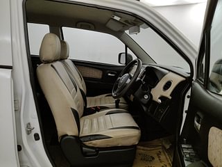Used 2017 Maruti Suzuki Wagon R 1.0 [2015-2019] VXI AMT Petrol Automatic interior RIGHT SIDE FRONT DOOR CABIN VIEW