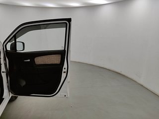 Used 2018 Maruti Suzuki Wagon R 1.0 [2010-2019] VXi Petrol Manual interior RIGHT FRONT DOOR OPEN VIEW