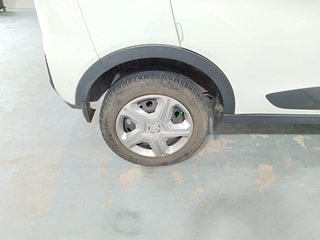 Used 2020 Tata Nexon XM Petrol Petrol Manual tyres RIGHT REAR TYRE RIM VIEW