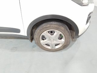 Used 2020 Tata Nexon XM Petrol Petrol Manual tyres RIGHT FRONT TYRE RIM VIEW