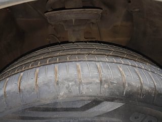 Used 2019 Hyundai i20 Active [2015-2020] 1.2 S Petrol Manual tyres RIGHT FRONT TYRE TREAD VIEW