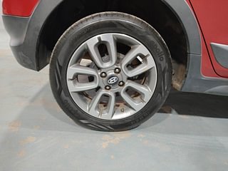Used 2019 Hyundai i20 Active [2015-2020] 1.2 S Petrol Manual tyres RIGHT REAR TYRE RIM VIEW