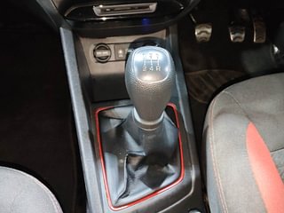 Used 2019 Hyundai i20 Active [2015-2020] 1.2 S Petrol Manual interior GEAR  KNOB VIEW