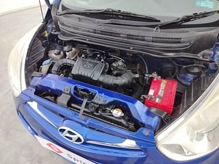 Used 2014 Hyundai Eon [2011-2018] Sportz Petrol Manual engine ENGINE LEFT SIDE VIEW