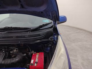 Used 2014 Hyundai Eon [2011-2018] Sportz Petrol Manual engine ENGINE LEFT SIDE HINGE & APRON VIEW