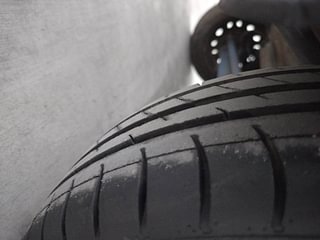 Used 2014 Hyundai Eon [2011-2018] Sportz Petrol Manual tyres RIGHT REAR TYRE TREAD VIEW