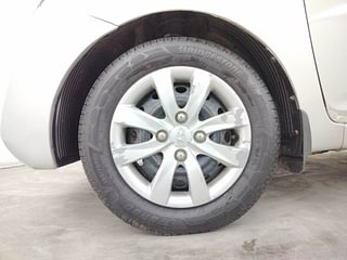 Used 2013 Hyundai Eon [2011-2018] Magna Petrol Manual tyres LEFT FRONT TYRE RIM VIEW