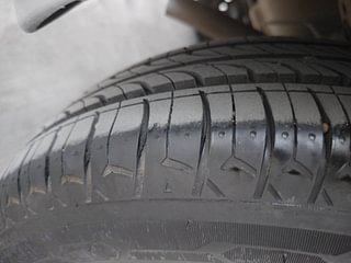 Used 2013 Hyundai Eon [2011-2018] Magna Petrol Manual tyres RIGHT REAR TYRE TREAD VIEW