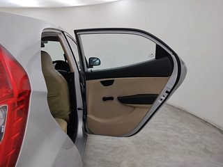 Used 2013 Hyundai Eon [2011-2018] Magna Petrol Manual interior RIGHT REAR DOOR OPEN VIEW
