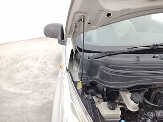 Used 2013 Hyundai Eon [2011-2018] Magna Petrol Manual engine ENGINE RIGHT SIDE HINGE & APRON VIEW