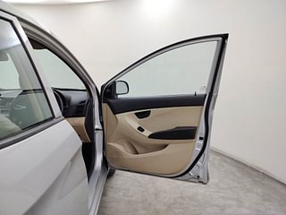 Used 2013 Hyundai Eon [2011-2018] Magna Petrol Manual interior RIGHT FRONT DOOR OPEN VIEW