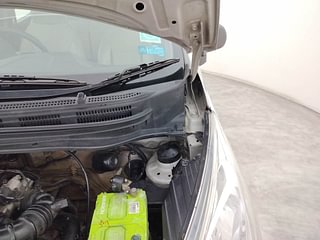Used 2013 Hyundai Eon [2011-2018] Magna Petrol Manual engine ENGINE LEFT SIDE HINGE & APRON VIEW