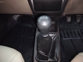 Used 2013 Hyundai Eon [2011-2018] Magna Petrol Manual interior GEAR  KNOB VIEW