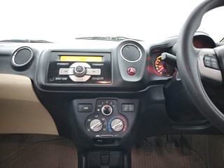 Used 2014 Honda Amaze 1.5L VX Diesel Manual interior MUSIC SYSTEM & AC CONTROL VIEW