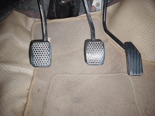 Used 2013 Maruti Suzuki Estilo [2009-2014] VXi Petrol Manual interior PEDALS VIEW