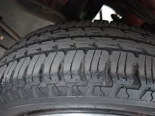 Used 2013 Maruti Suzuki Estilo [2009-2014] VXi Petrol Manual tyres LEFT REAR TYRE TREAD VIEW