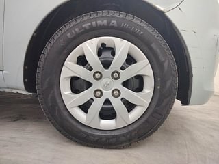 Used 2011 Hyundai i10 Sportz 1.2 Kappa2 Petrol Manual tyres RIGHT FRONT TYRE RIM VIEW