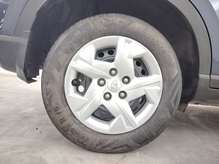 Used 2022 Hyundai Venue SX 1.2 Petrol Petrol Manual tyres RIGHT REAR TYRE RIM VIEW