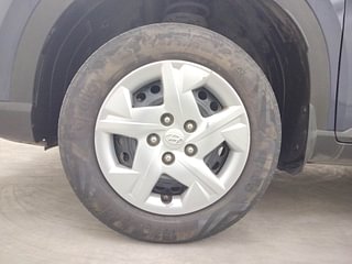Used 2022 Hyundai Venue SX 1.2 Petrol Petrol Manual tyres LEFT FRONT TYRE RIM VIEW