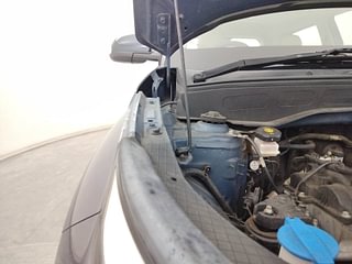 Used 2022 Hyundai Venue SX 1.2 Petrol Petrol Manual engine ENGINE RIGHT SIDE HINGE & APRON VIEW