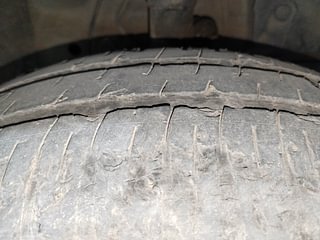 Used 2017 honda Jazz SV Petrol Manual tyres RIGHT FRONT TYRE TREAD VIEW