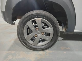 Used 2020 Renault Kwid [2017-2019] RXT 1.0 SCE Special (O) Petrol Manual tyres RIGHT REAR TYRE RIM VIEW