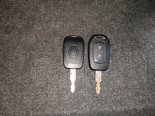 Used 2020 Renault Kwid [2017-2019] RXT 1.0 SCE Special (O) Petrol Manual extra CAR KEY VIEW
