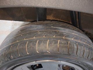Used 2020 Renault Kwid [2017-2019] RXT 1.0 SCE Special (O) Petrol Manual tyres RIGHT REAR TYRE TREAD VIEW
