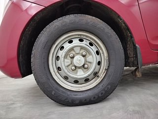 Used 2017 Hyundai Eon [2011-2018] Era + Petrol Manual tyres LEFT FRONT TYRE RIM VIEW
