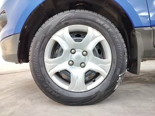 Used 2017 Ford EcoSport Ambiente 1.5L Ti-VCT Petrol Manual tyres LEFT FRONT TYRE RIM VIEW