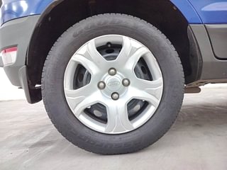 Used 2017 Ford EcoSport Ambiente 1.5L Ti-VCT Petrol Manual tyres RIGHT REAR TYRE RIM VIEW